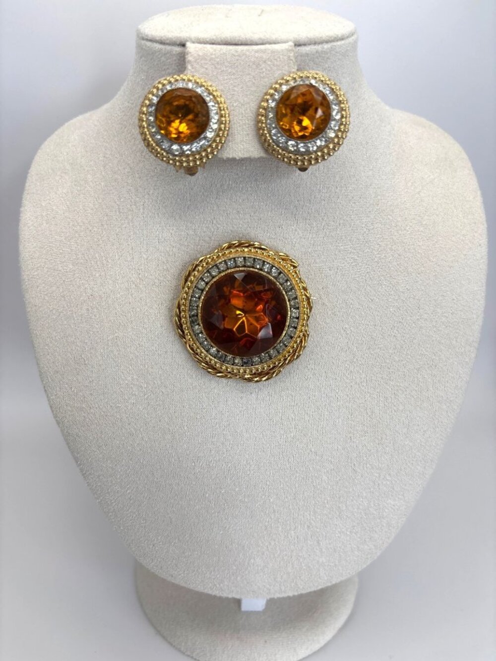 Vintage Capri Gold Tone Amber Faceted Stone & White Rhinestones Brooch Earrings